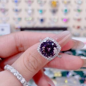 **✨ Princess-Cut Rose Pink Halo Ring ✨**